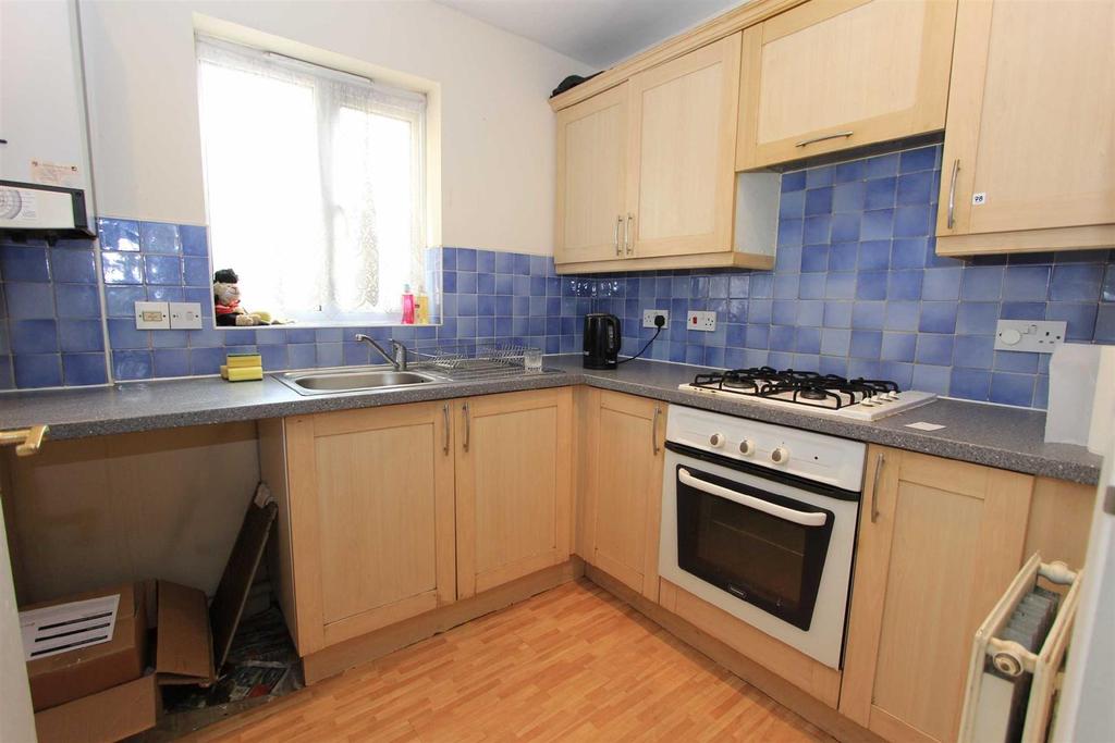 Friars Close, Seven Kings 2 bed flat £290,000