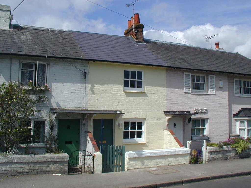 Swan Cottage, Tilt Road, Cobham 1 bed detached house to rent £1,200