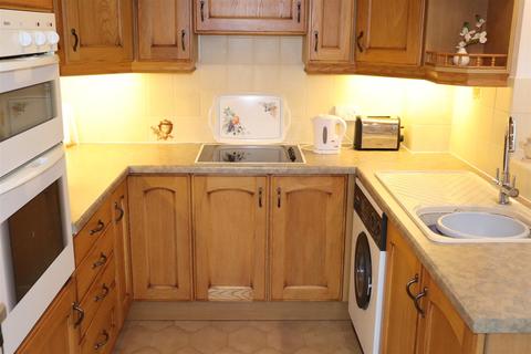 72 Sycamore, Wilnecote, Tamworth, B77 5HE