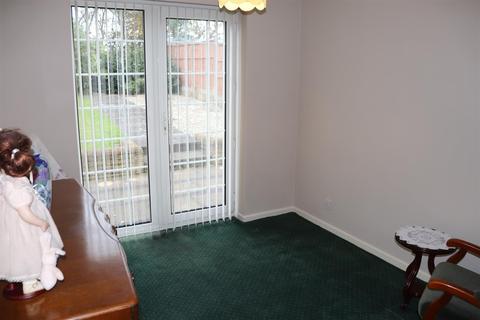72 Sycamore, Wilnecote, Tamworth, B77 5HE