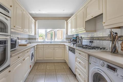 6 Glenwood Road, Epsom, KT17 2LZ