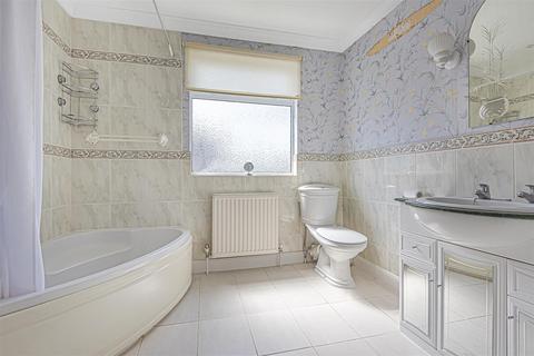 6 Glenwood Road, Epsom, KT17 2LZ
