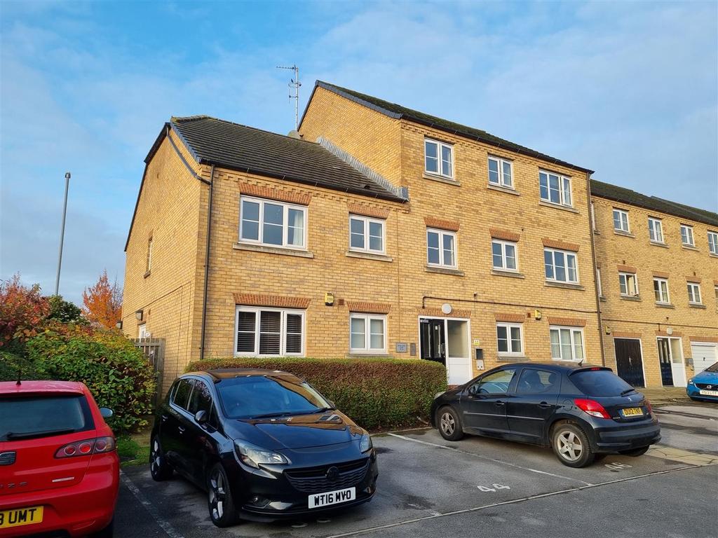 Broadlands Court, Pudsey 2 bed apartment £850 pcm (£196 pw)