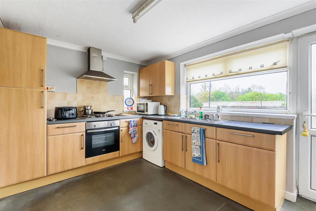 Margam Avenue, Morriston, Swansea 2 bed end of terrace house £115,000
