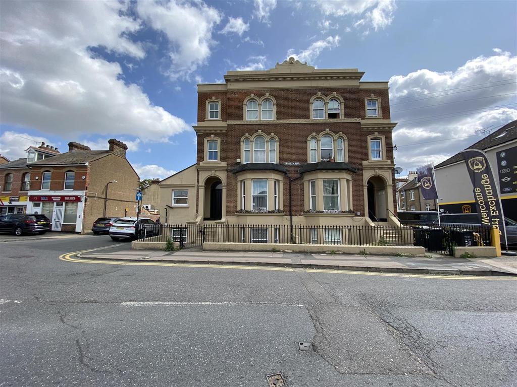 Darnley Road, Gravesend 1 bed flat to rent £850 pcm (£196 pw)