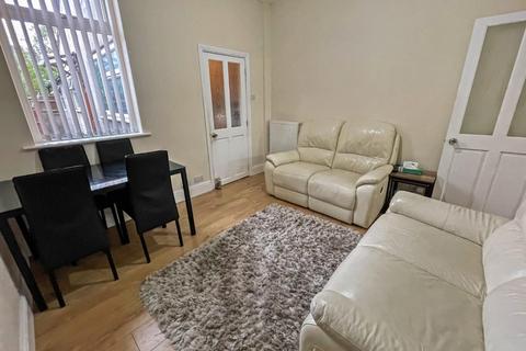 14 Blythe Road, Coventry, CV1 5AW