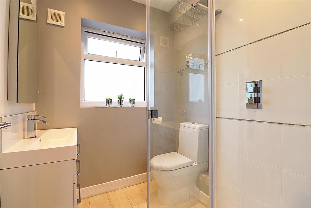 En Suite Shower Room