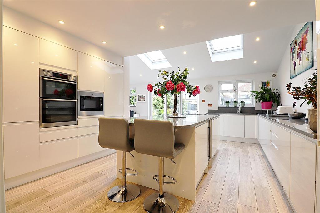 Kitchen/Breakfast Area