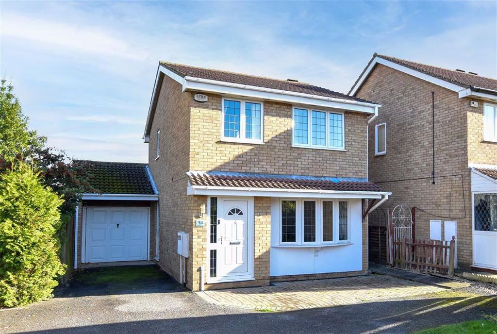 Medway Drive, Wellingborough 3 bed detached house £265,000