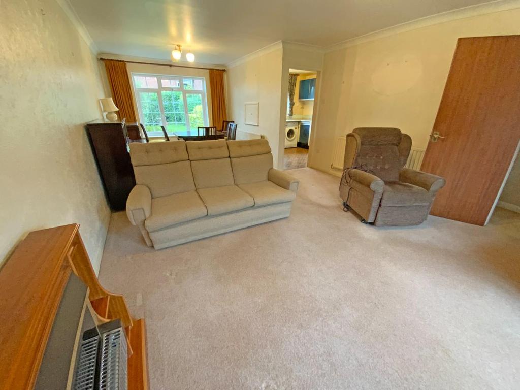 St. Catharines Way, HoughtonOnTheHill, Leicester 3 bed end of