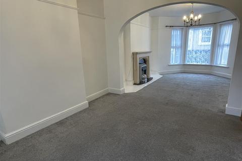 124 Alexandra Road, St Austell, PL25 4QJ