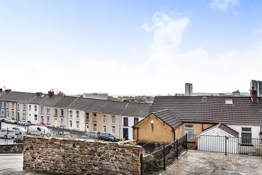 Bay View, St. Thomas, Swansea 3 bed terraced house £160,000