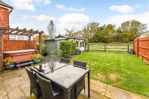2 Chantry Mead, Barnham, Bognor Regis, PO22 0DE