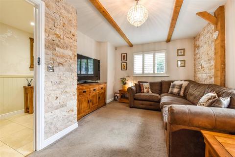 2 Chantry Mead, Barnham, Bognor Regis, PO22 0DE