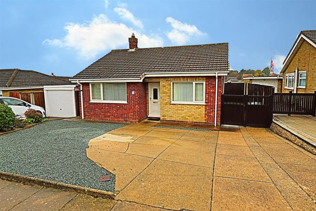 Claydon Drive, Lowestoft 2 bed bungalow for sale £275,000