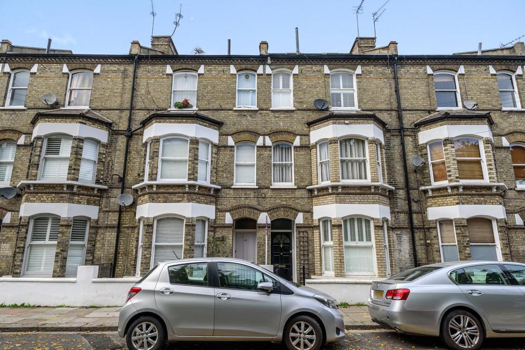 Shorrolds Road, Fulham 2 bed flat £675,000