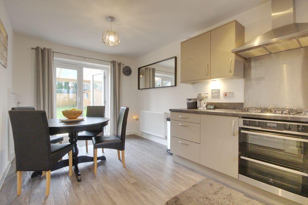 Kitchen diner
