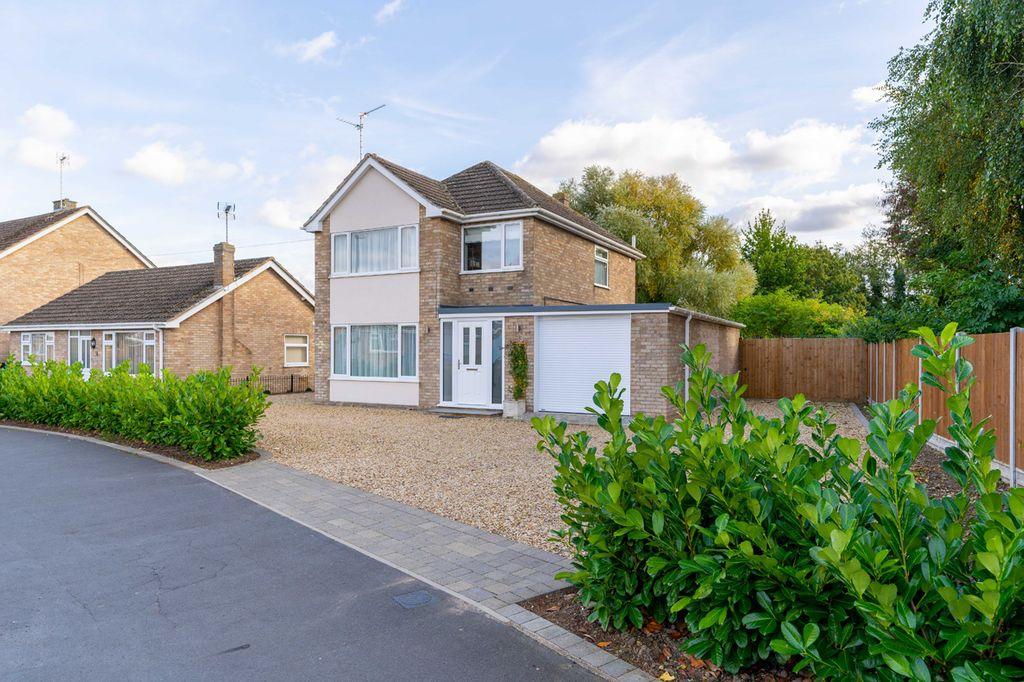 Cathedral Drive, Spalding PE11 1PQ 3 bed detached house £300,000