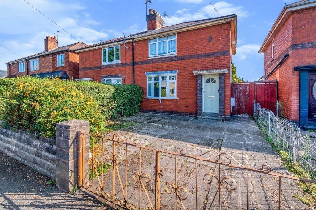 4 Wiley Avenue, Wednesbury, WS10 8QD 3 bed semidetached house £39,000