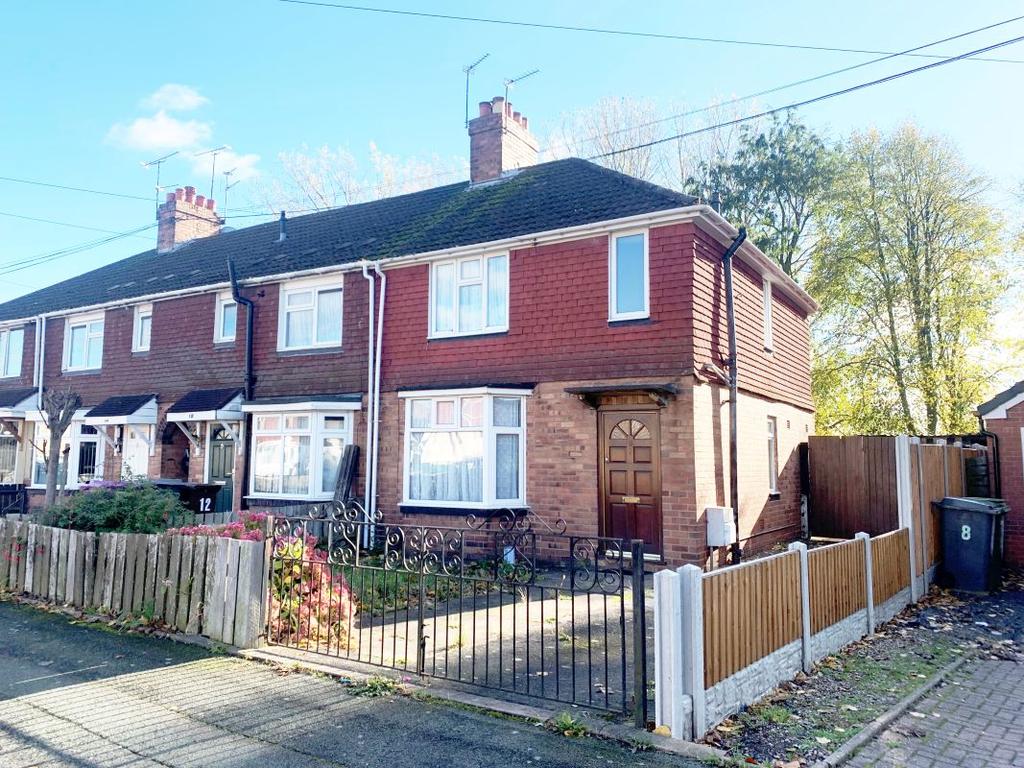 10 Lawrence Avenue, Wolverhampton... 3 bed end of terrace house £49,000