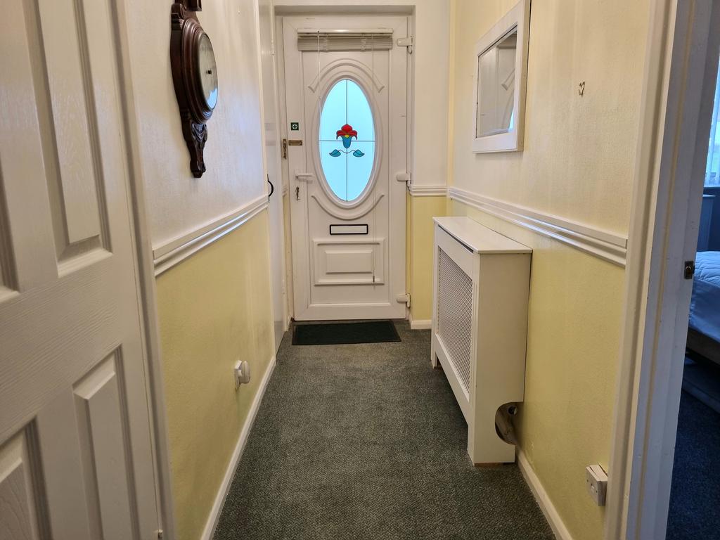 Maple Way, Gillingham SP8 2 bed terraced bungalow £800 pcm (£185 pw)