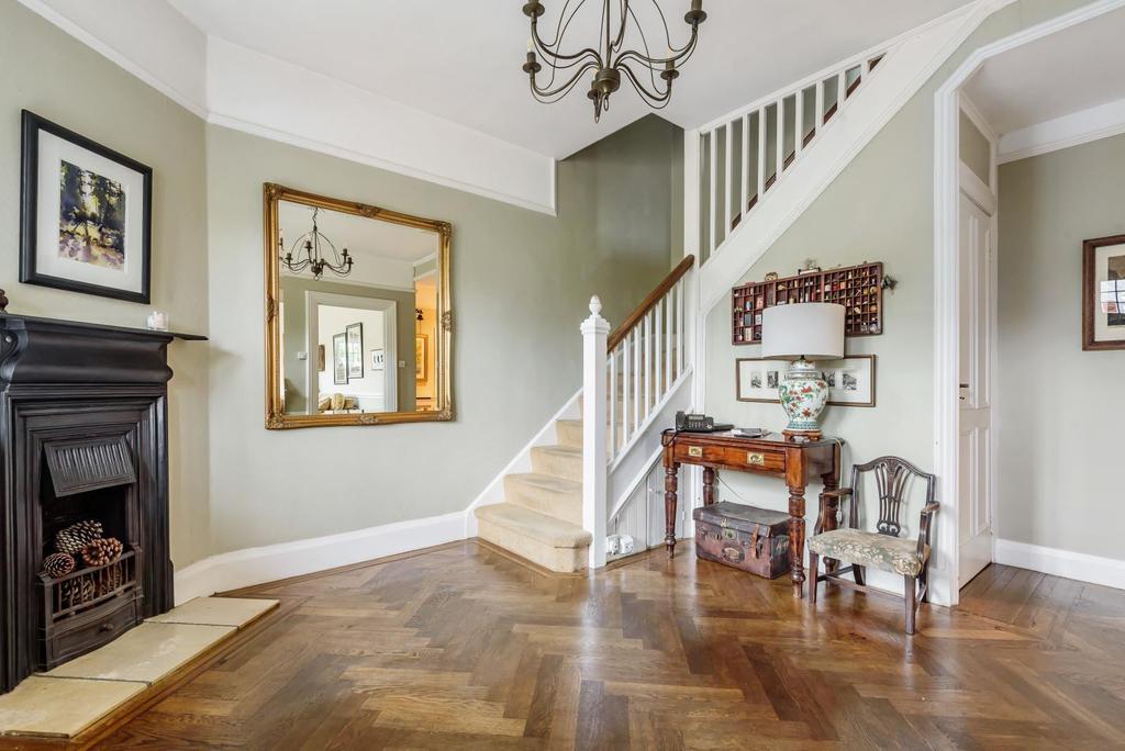Embercourt Road, Thames Ditton, KT7 6 bed detached house £1,500,000