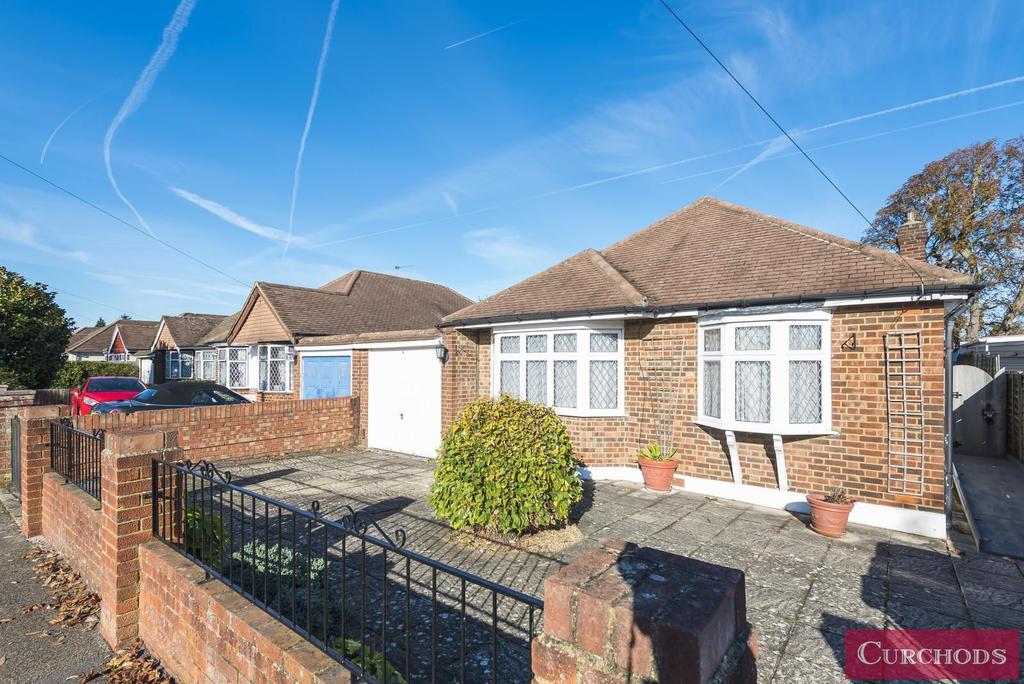 Lois Drive, Shepperton, TW17 2 bed detached bungalow £595,000