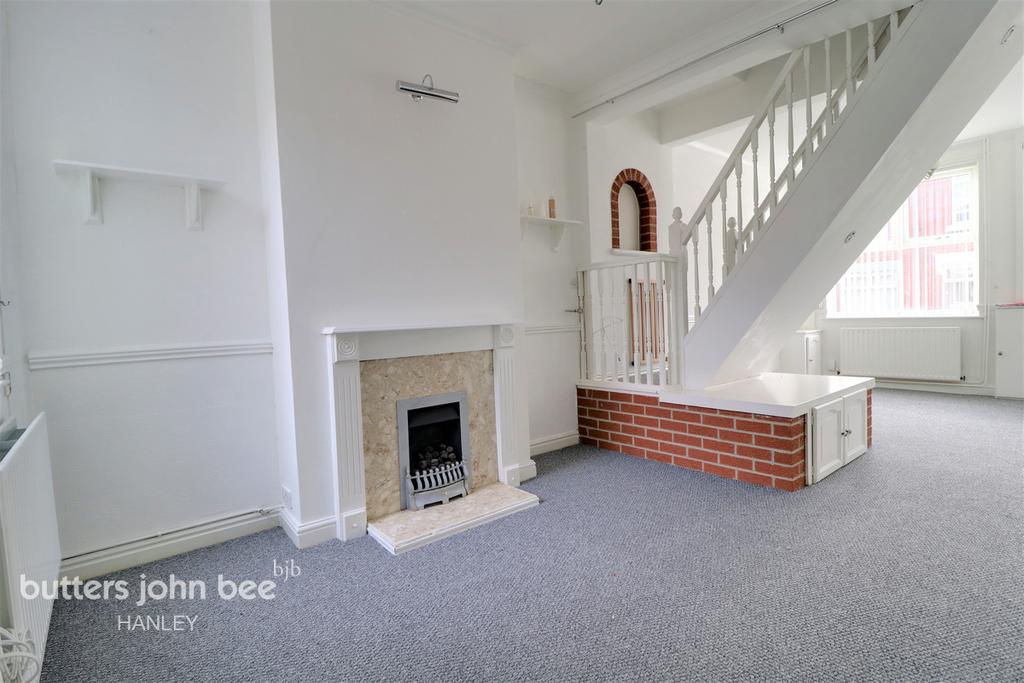 Wade Street, Burslem, ST6 1HN 2 bed terraced house £90,000