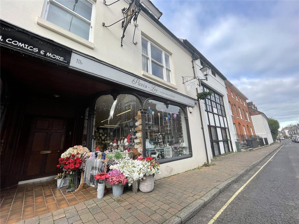 Parchment Street, Winchester... Retail property (high street) £1,750