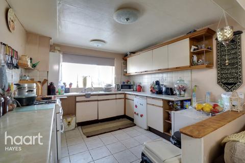 3 bedroom end of terrace house for sale - Cotmans Close, Hayes