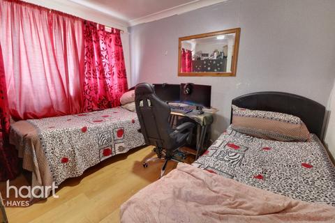 3 bedroom end of terrace house for sale - Cotmans Close, Hayes