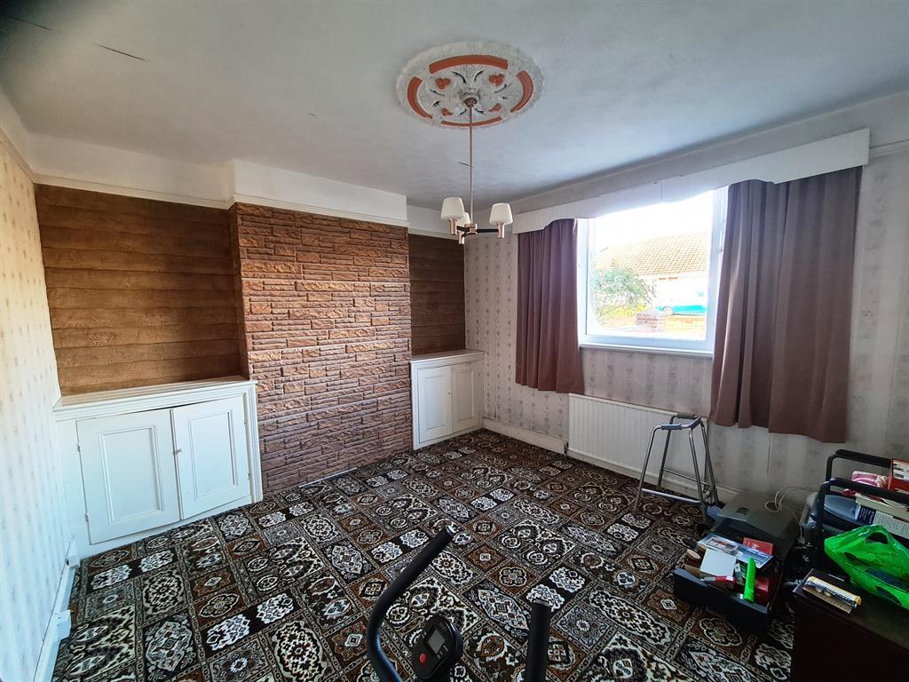Hendre Road, Pencoed, Bridgend, CF35 6TN 4 bed semidetached house £
