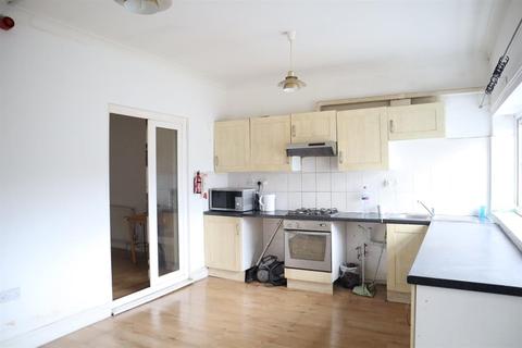 20 Westwick Gardens, Hounslow, TW4 6LW