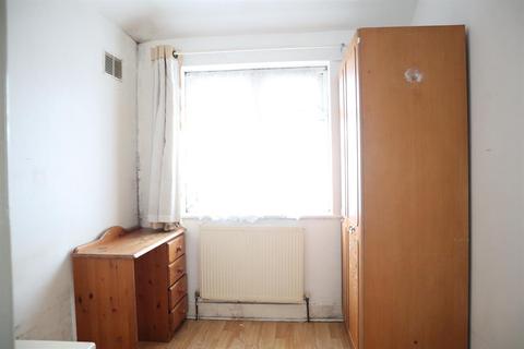 20 Westwick Gardens, Hounslow, TW4 6LW