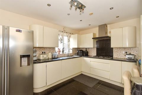 4 bedroom semi-detached house for sale, Hornbeam Grove, Chingford