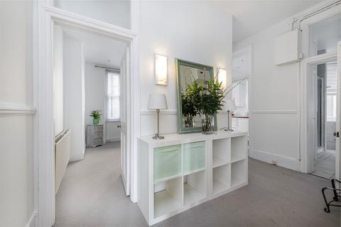 2 bedroom flat for sale, Albert Palace Mansions, SW11 4DH