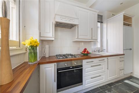 2 bedroom flat for sale, Albert Palace Mansions, SW11 4DH