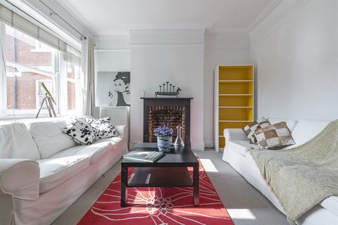 2 bedroom flat for sale, Albert Palace Mansions, SW11 4DH