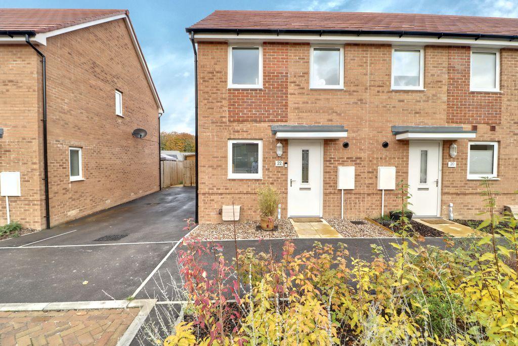 Worldham Gardens, Basingstoke RG24 9QQ 2 bed end of terrace house £300,000