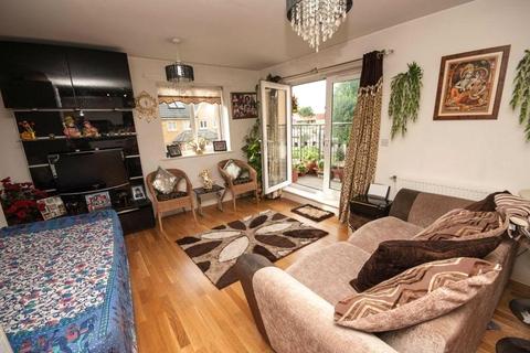 2 bedroom apartment to rent - Varcoe Gardens, Hayes, Greater London, UB3