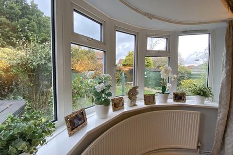 28 Dickens Way, Eastbourne, BN23 7TG