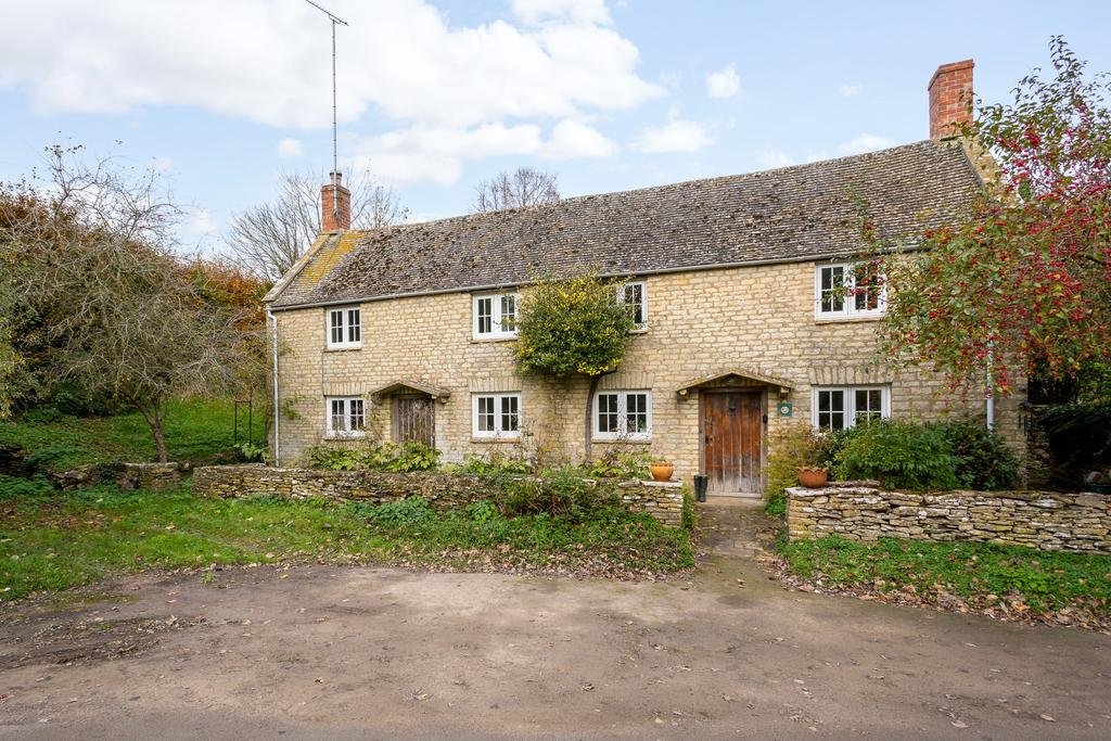 Swyre Farm Cottages, Aldsworth, GL54 3 RE, for sale with Sharvell Property, The Cotswold Estate Agency.