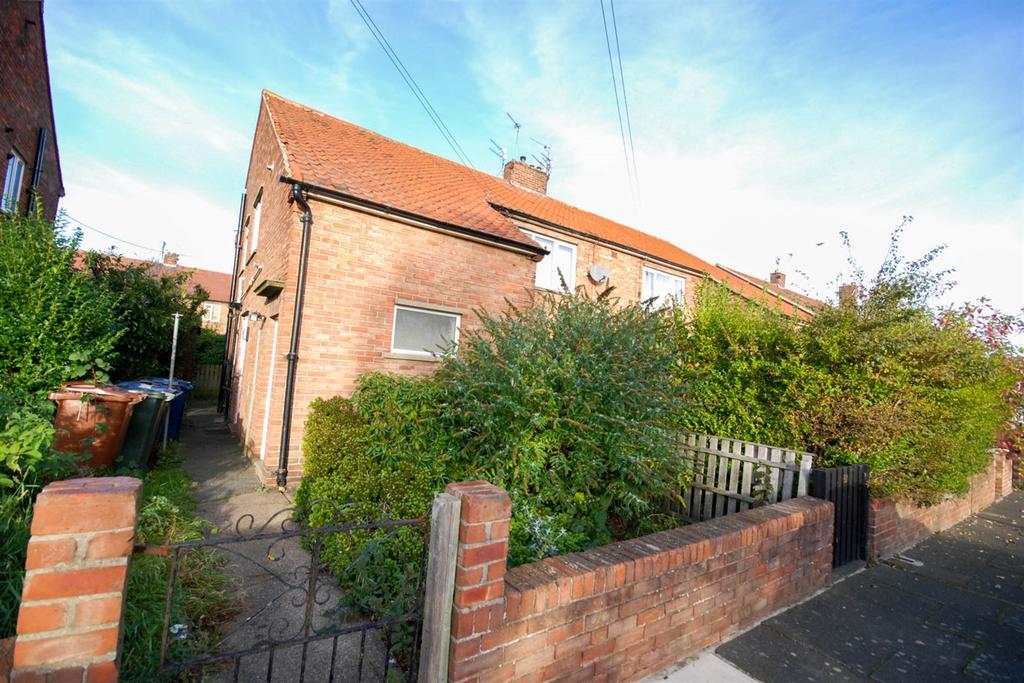 Felton Avenue, Gosforth 2 bed flat £90,000