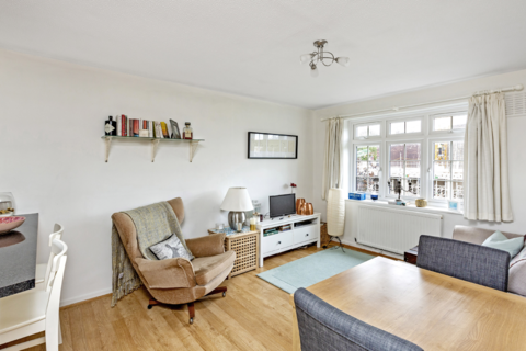 2 bedroom flat to rent - Ashdown Way, London, SW17