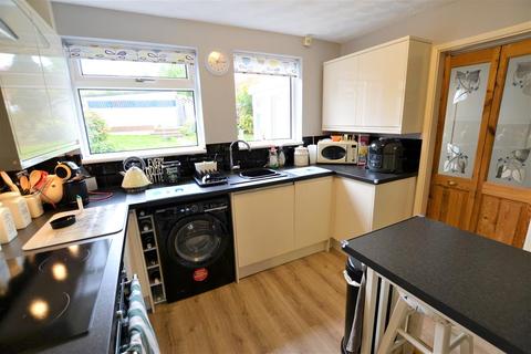 15 Bearbridge Road, Bristol, BS13 8SE