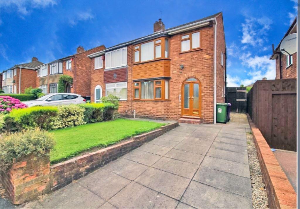 6 Five Oaks Road, Willenhall, WV13 3JS 3 bed semidetached house £50,000