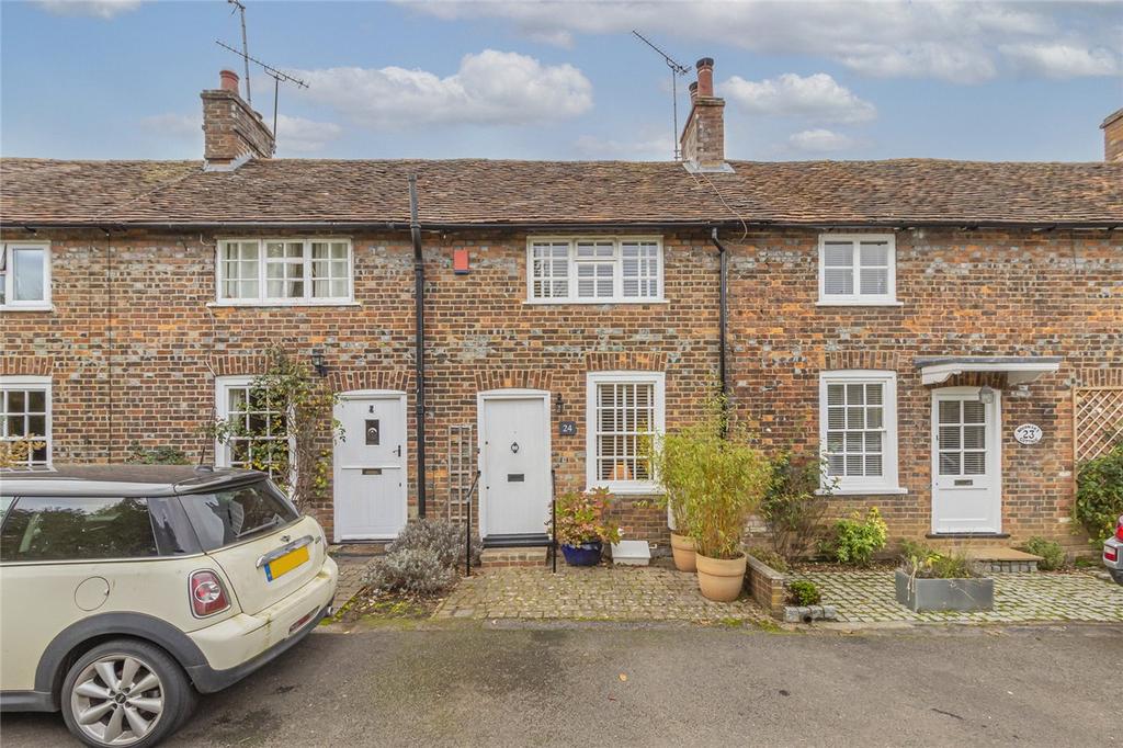 West Common, Harpenden, Hertfordshire 2 bed terraced house £550,000