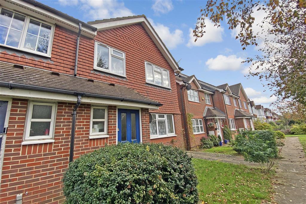 Hythe Road, Willesborough, Ashford, Kent 3 bed end of terrace house £