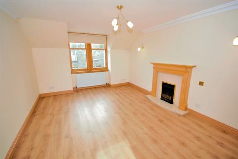 3 bedroom flat to rent, High Street, Leslie, KY6