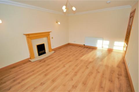 3 bedroom flat to rent, High Street, Leslie, KY6